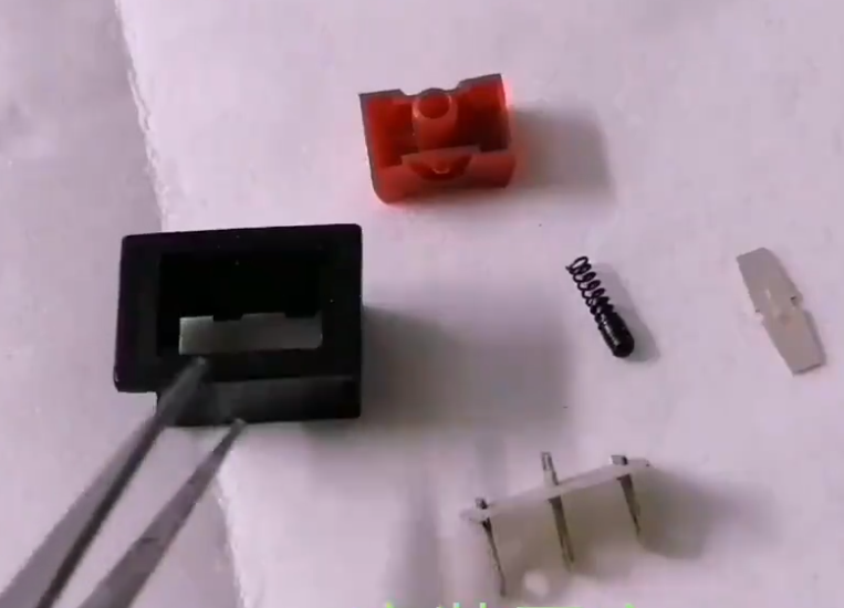 三腳船型開關(guān)結(jié)構(gòu)拆解圖