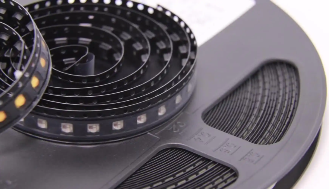 SMD的優(yōu)點(diǎn) SMD的優(yōu)點(diǎn)